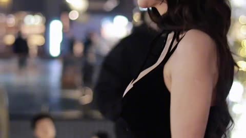 #Beautiful girl #Street shot #perfectoutfit #fashionstyle #perfectbeauty #fashiontrends
