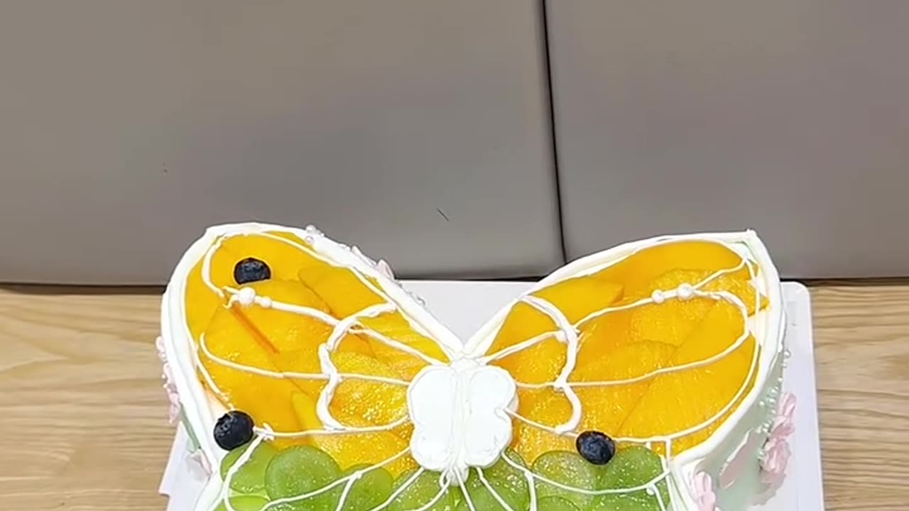 Making butterfly cake,