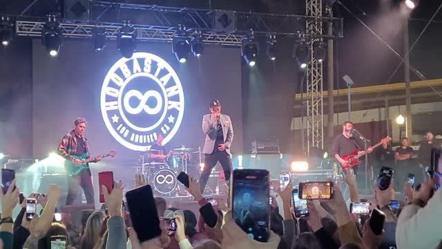 The Reason - Hoobastank (Live at Carrollton Festival at the Switchyard)
