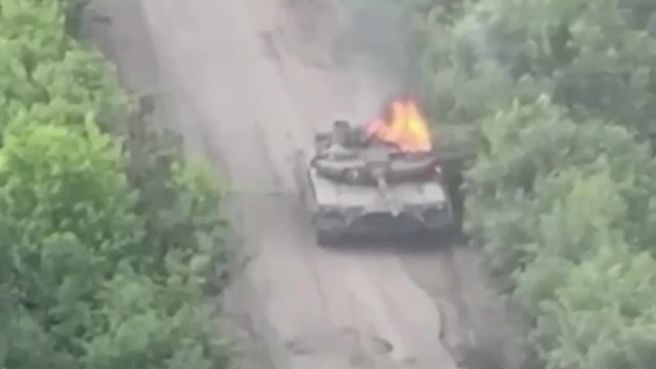 T-80 Ruzzian tank.