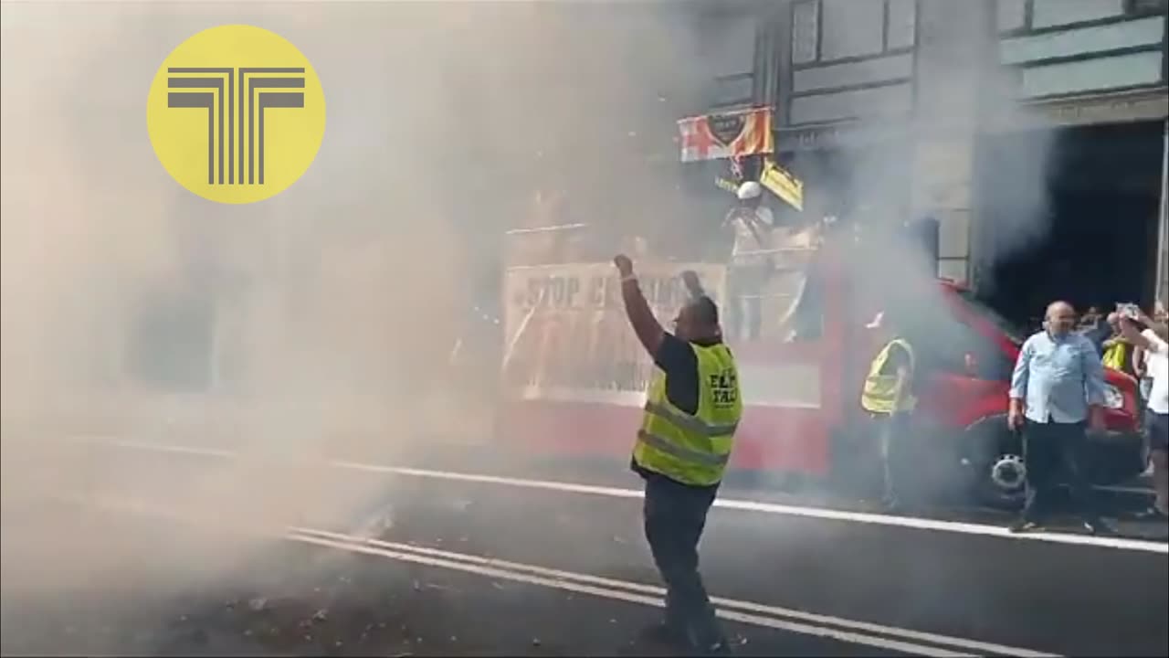 Los taxistas de Barcelona cortarán la Gran Via en la Diada