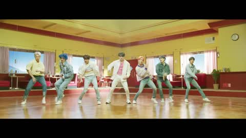 BTS (방탄소년단) 작은 것들을 위한 시 (Boy With Luv) (feat. Halsey) Official MV