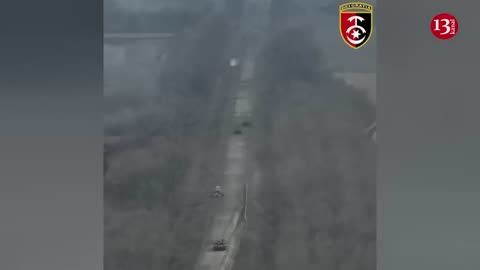 Ukrainian tank strikes the attacking Russians by itself large number of invaders killed