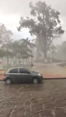 Video: impresionante tormenta causó pánico en Santander