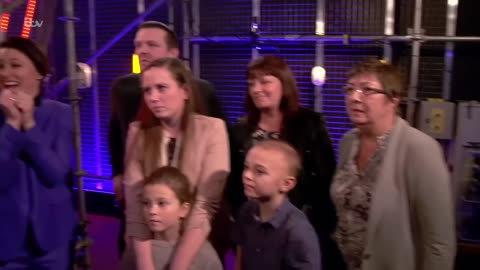 Unique cover on the voice kids