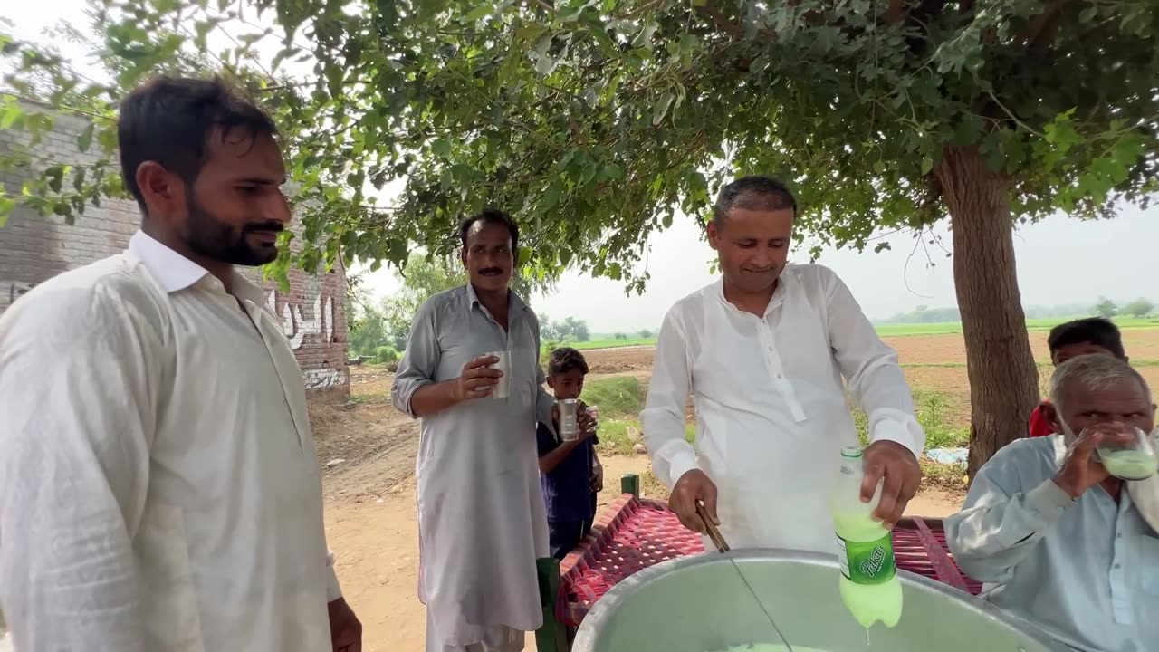 PAKOLA MILK SHAKE Ice Pakola Juice | Refreshing Street Drink Pakola Doodh Soda | Village Food Secret