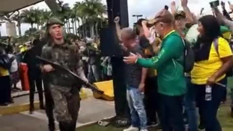 8th January: BRAZIL: Military standing with the people? 🧐 👊