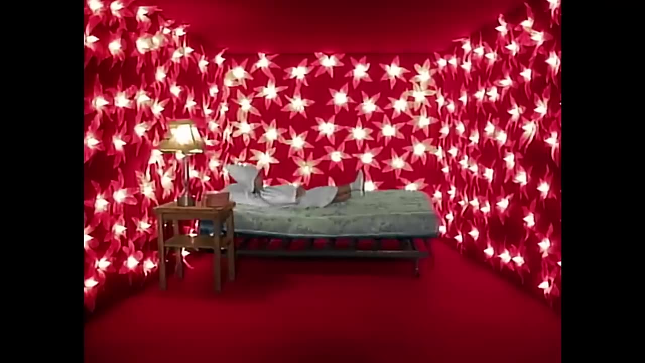 Nirvana - Heart-Shaped Box (Official Music Video)