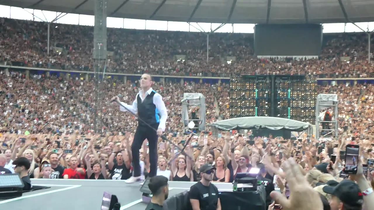 Depeche Mode Berlin - Everything Counts