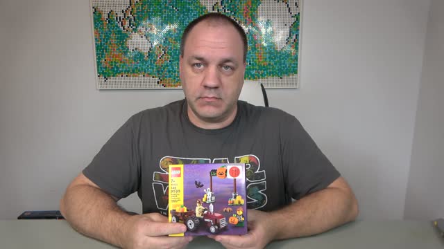 Unboxing Lego 40423 Halloween Hayride Set