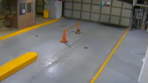3135RHOBG21stStPedestrianDoor_2021-01-05_01h00min01s030ms.mp4