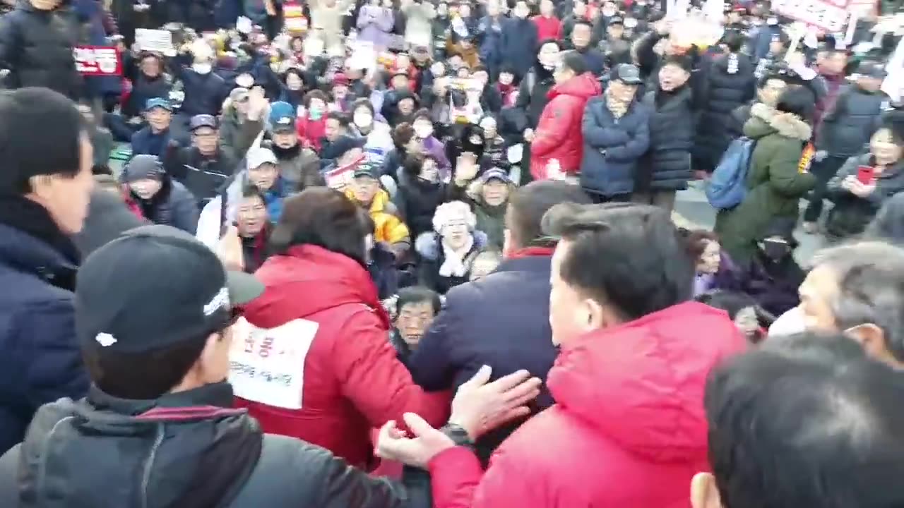 20200120_V3_S04(VeTABiPiIZY)황교안 당대표 한마디 들어보고자 수많은 시민들