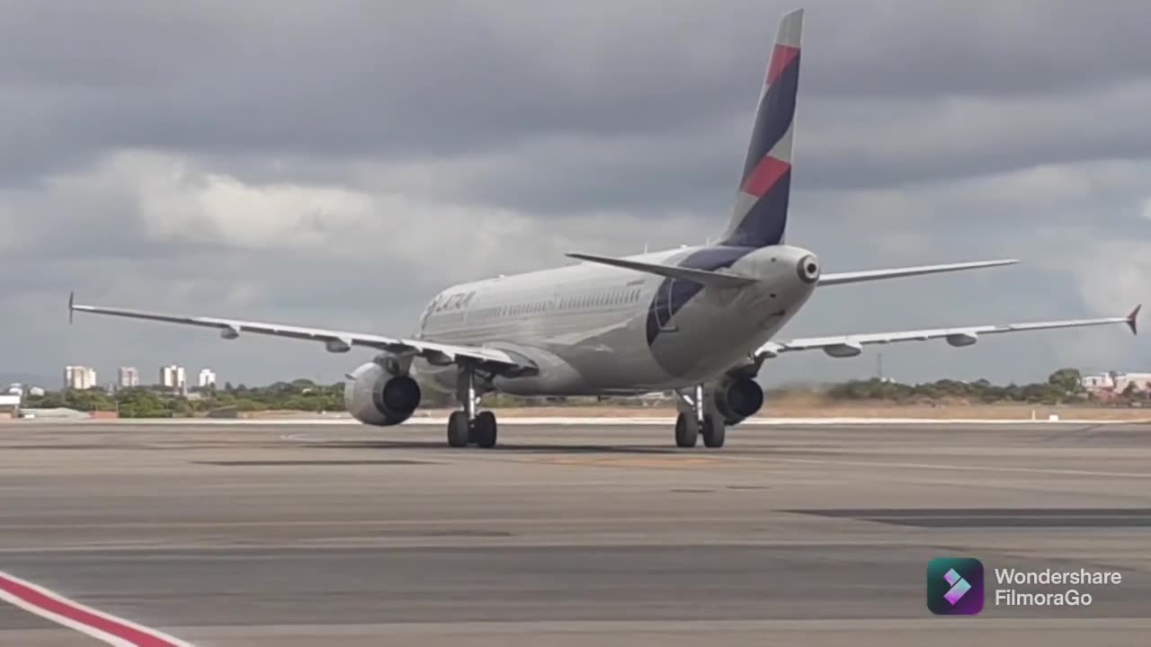 Pushback e Decolagem do Boeing 737-700 PR-GEI para Recife/Pushback do Airbus A321 PT-MXE