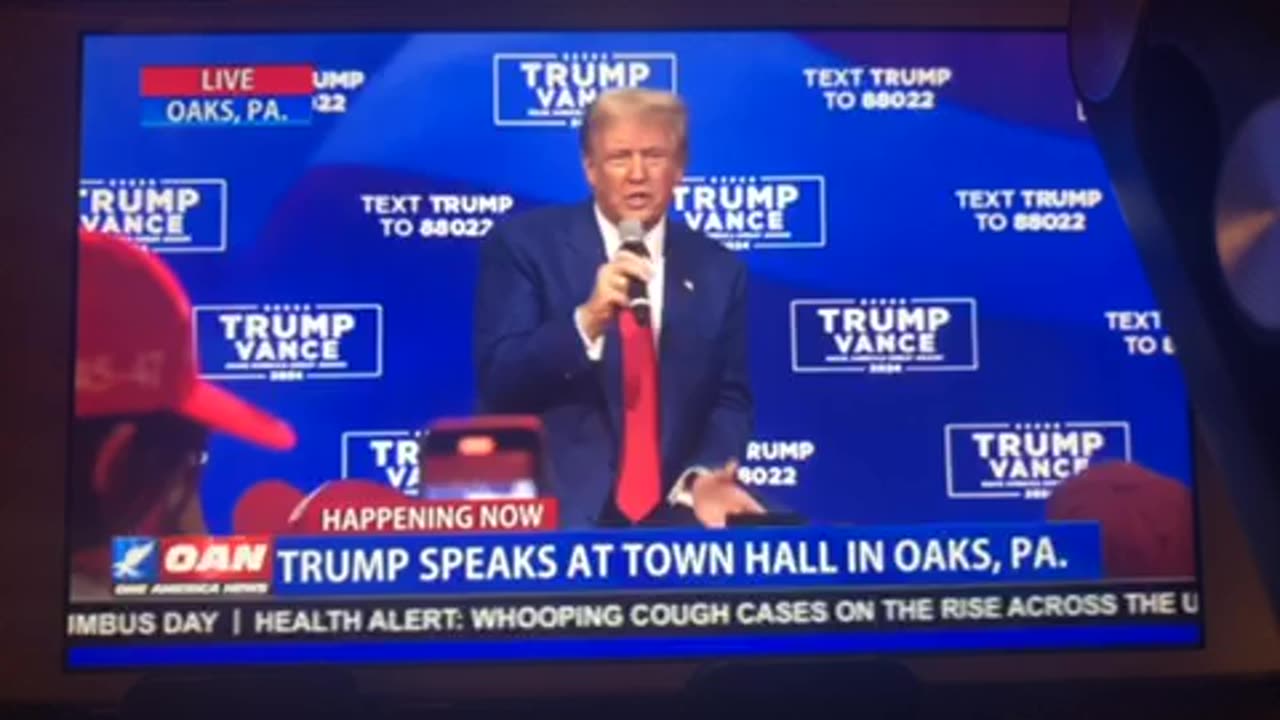 🦅OANN Donald trump & governor christy Noem hold Oaks PA Monday 07:07 pm