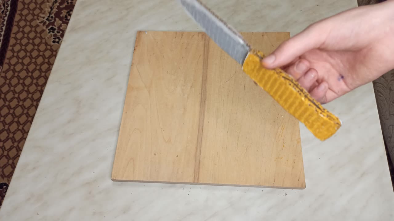 Do-it-yourself cardboard knife Made by Daniyal