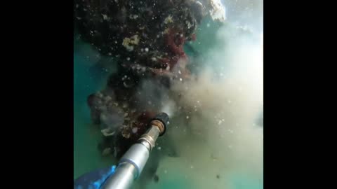 INCREDIBLE AND INGENIOUS Barnacles Removing From Ship.-SATISFYING Barnacles Removing Proces.[3].