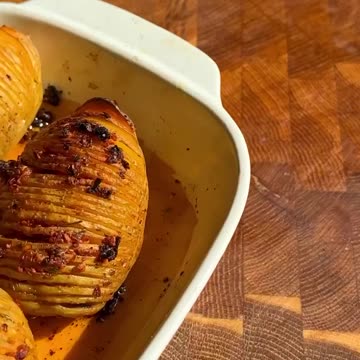"Crispy Delights: Unveiling the Irresistible Allure of Hasselback Potatoes"