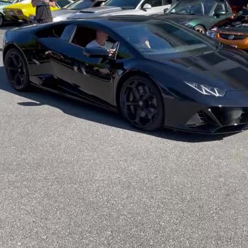 Black Lamborghini Huracan