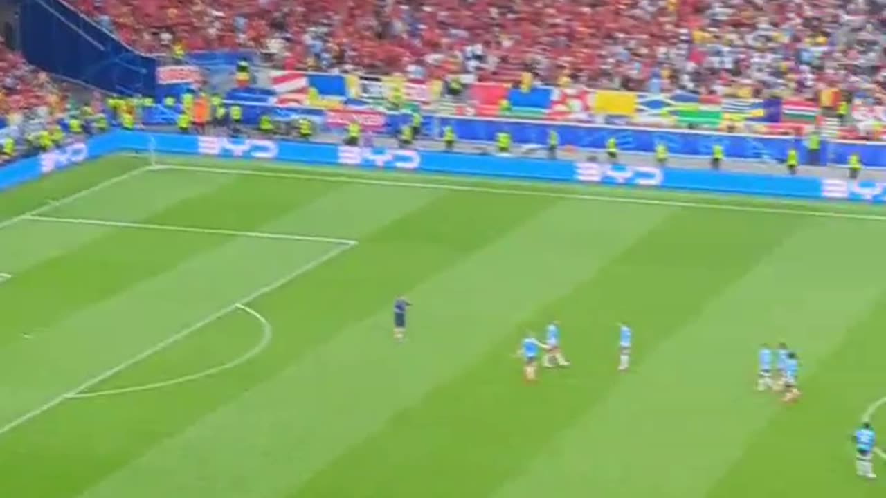 Kevin de Bruyne booed by his own fans