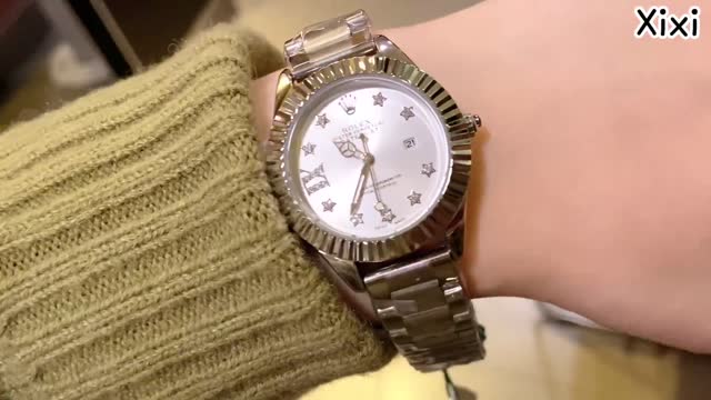 Is the watch worth three hundred dollars? Everybody help me to have a look!