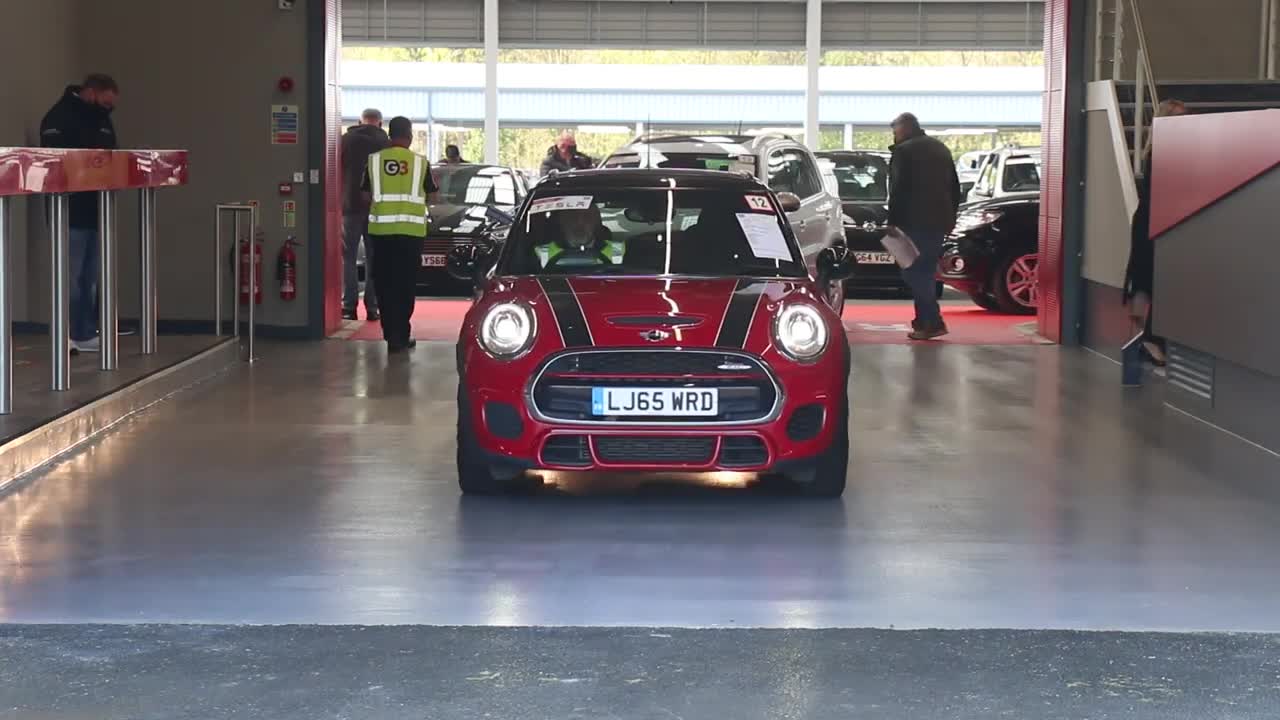 ASTON MARTIN VANTAGE V8 IN MONDAY'S ELITE SALE | Live From The Lanes #37