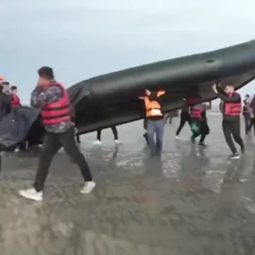 FRENCH 🇫🇷 POLICE POPPING THE BOATS!!