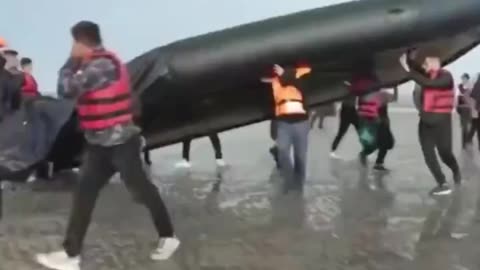 FRENCH 🇫🇷 POLICE POPPING THE BOATS!!