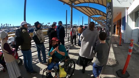 La Linea en Tijuana... Tijuana border crossing 🚸
