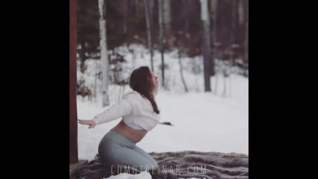 YOGA PLUS SIZE TRAINING BELOW ZERO (Vanessa In The Wild)