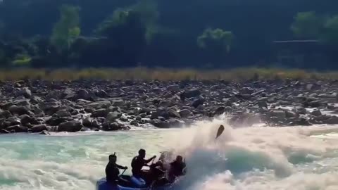 River rafting.. 🩷