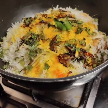 Quick homemade spicy masaledaar chicken biryani 🥵