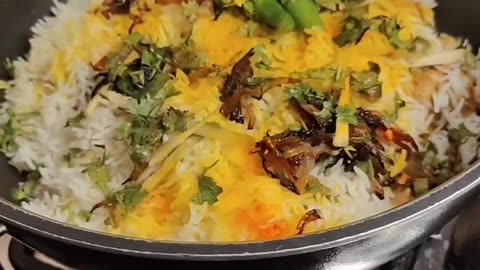 Quick homemade spicy masaledaar chicken biryani 🥵