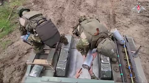 🇷🇺 VDV soldiers set up minefields in probable areas of APU breakthrough