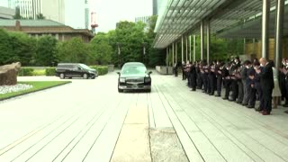 Hearse with Shinzo Abe's body passes through Tokyo