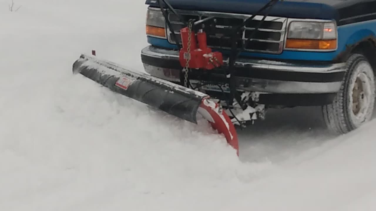 Clearing the driveway! 🌨️❄️