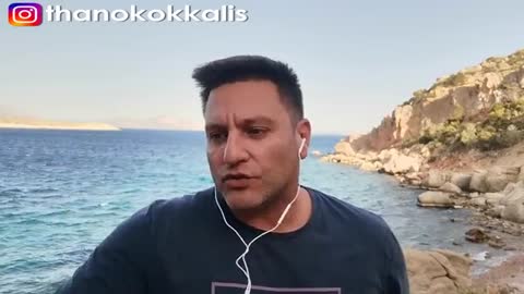 ΑΥΤΟΣ ΔΙΠΛΑ ΣΤΟΝ ΚΥΡΙΑΚΟ είναι η εξήγηση για όλα!
