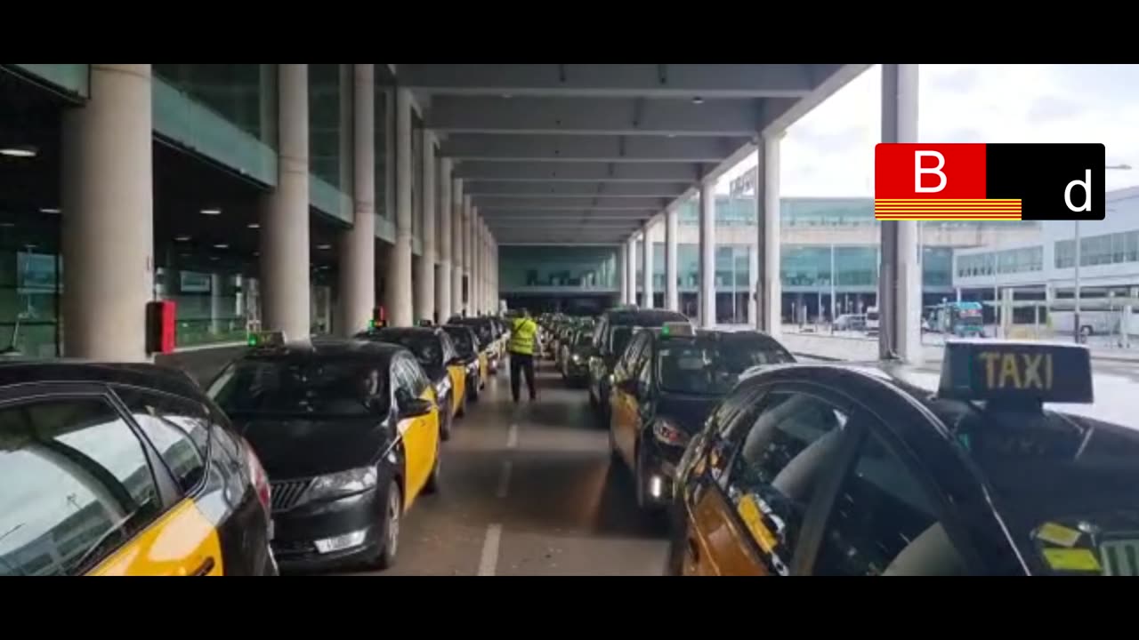 Los taxistas no pararán de pitar en el aeropuerto hasta que se vayan los piratas