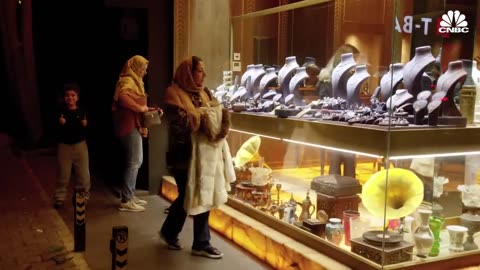 Can foreign money save Turkey's economy?