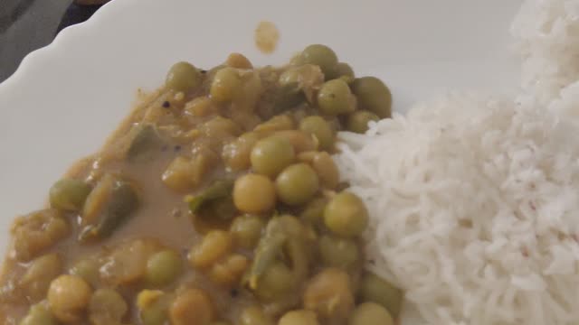 Idiyappam Green peas curry