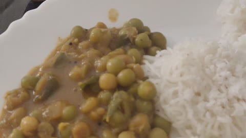 Idiyappam Green peas curry