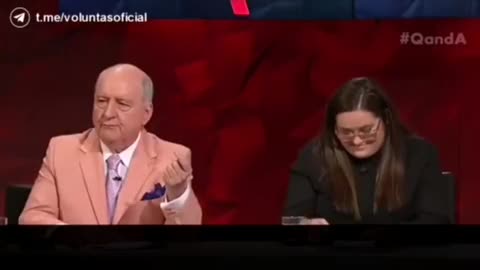 REPORTERA CLIMATISTA QUEDA EN RIDÍCULO EN DIRECTO.