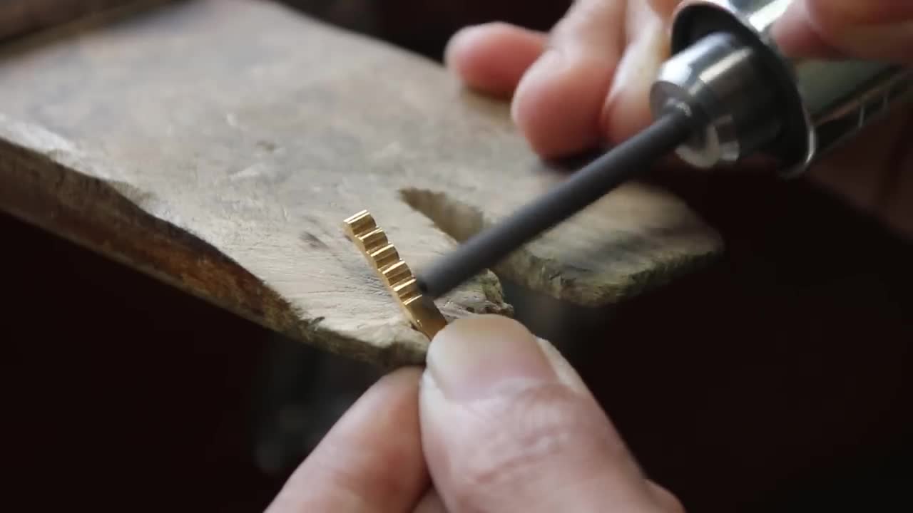 Make a gold ring for men - jewelry maker9