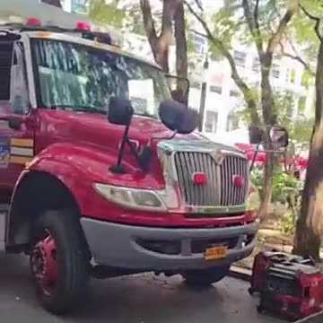 🚨 URGENT ALERT 🚨 TRUCKS LABELED “HAZMAT OPERATIONS” SPOTTED LINING UP IN NYC ⚠️