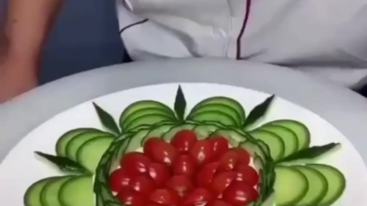 Lifehack serve vegetables in unusual cuts