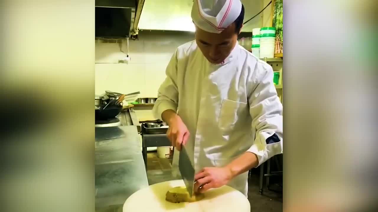 40 Fast Workers Doing Their Job Perfectly !