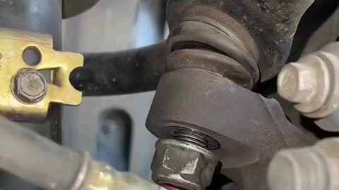 Maintenance technician, car tire fault repair car.