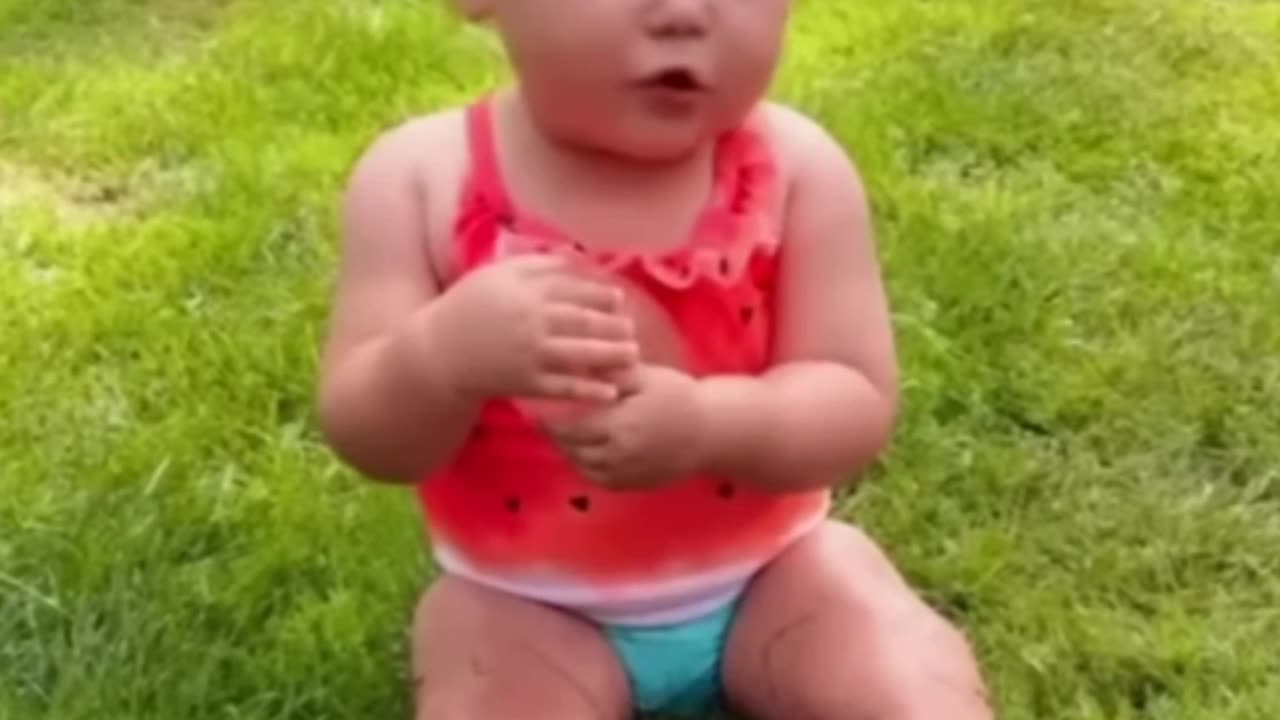 Baby's funniest moments in water