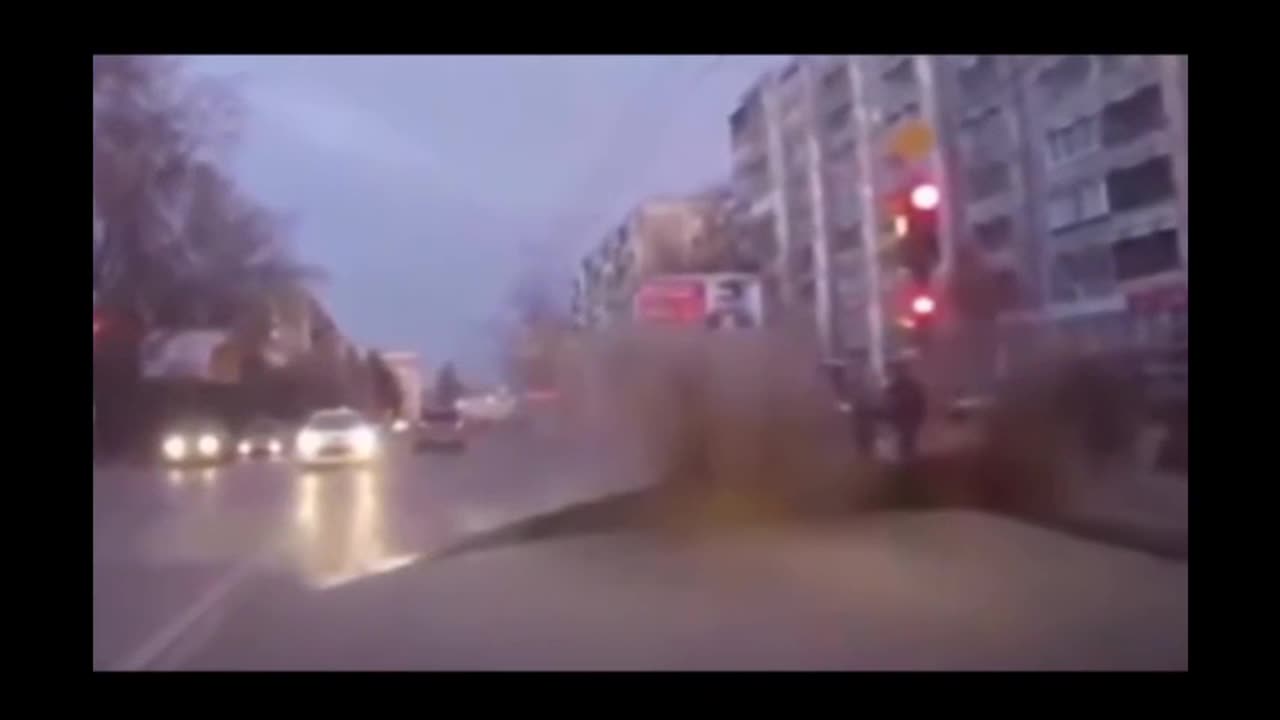 "10 Unbelievable Moments Caught on Dashcam: You Won’t Believe Your Eyes"