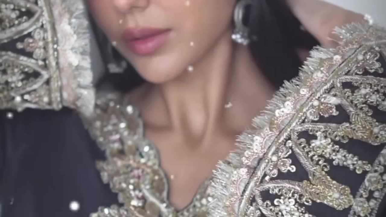 Sonam bajwa dm mahix785 for paid edits