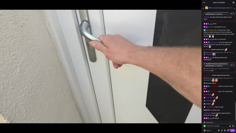 2023-04-27 (6bis) - Petite discussion avec la voisine au sujet des chiens - Meutemediatique (chat)